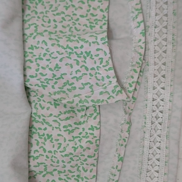 Crown & Ivy Pullon Skort with Green & Pink pattern size 12 - Picture 6 of 8